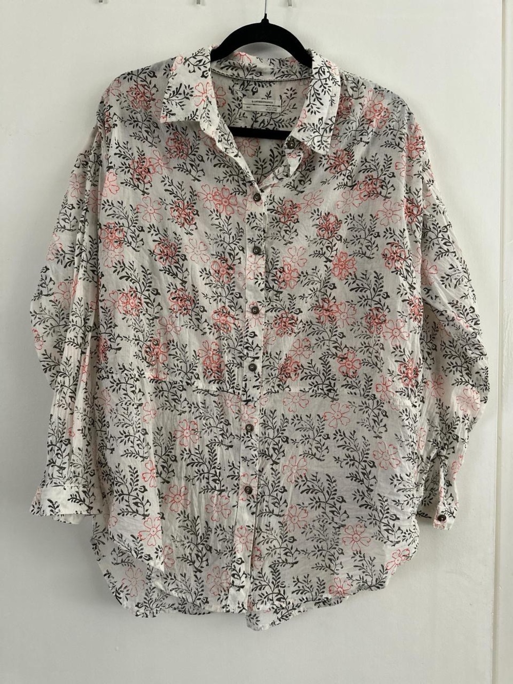 Anthropologie White Button-Up Shirt with Coral Floral & Black Leaf Print